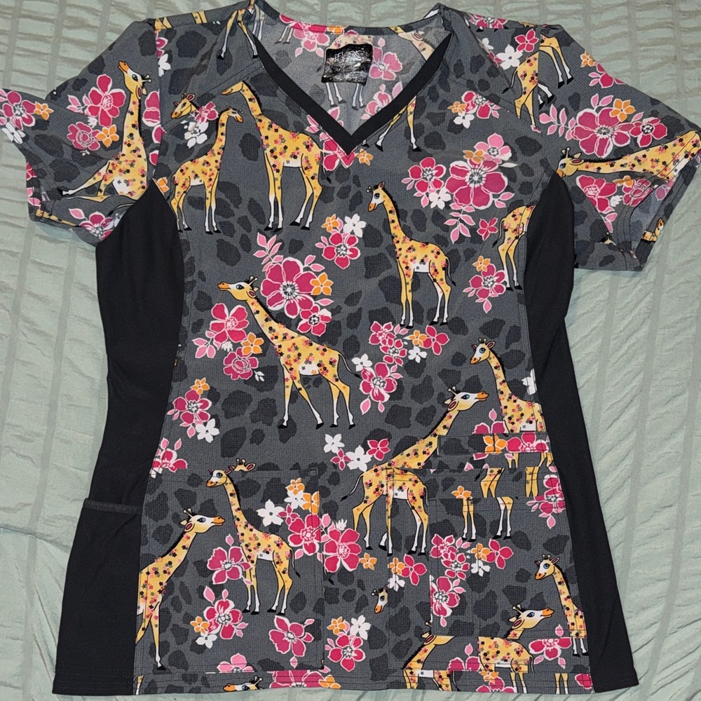 Giraffe Print V-Neck Women's Top - Multicolor
